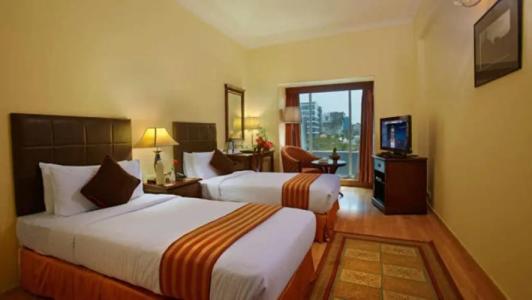 Mgm Mark Whitefield - 27