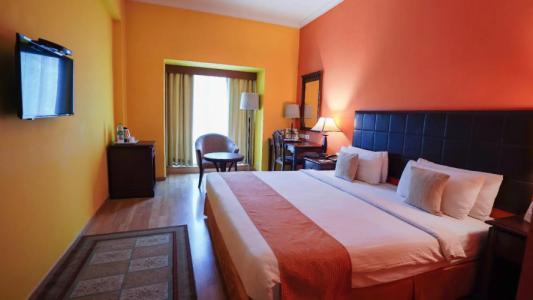 Mgm Mark Whitefield - 8