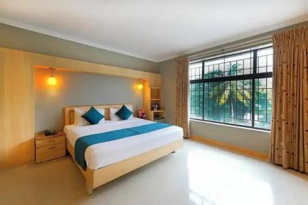 Cross Roads Inn - 35