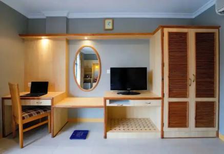 Cross Roads Inn - 39