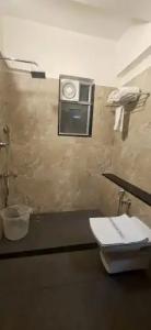 Cross Roads Inn - 18