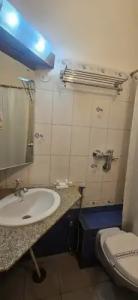 Cross Roads Inn - 16