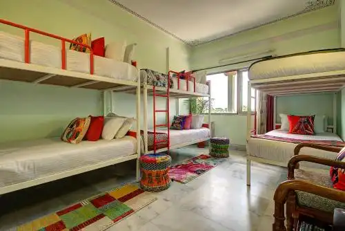 Sarang Palace - Boutique Stays & Candlelight Dining - 14