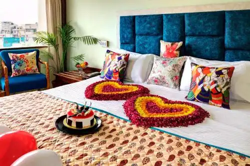 Sarang Palace - Boutique Stays & Candlelight Dining - 12