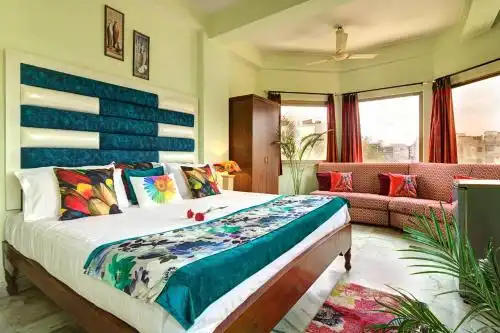 Sarang Palace - Boutique Stays & Candlelight Dining - 10