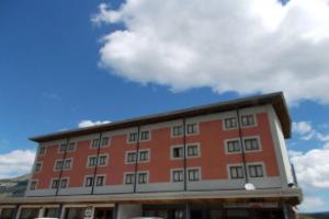 Hotel Holidays, Роккаразо