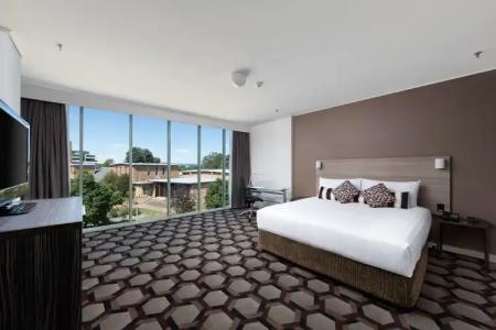 Rydges - 49