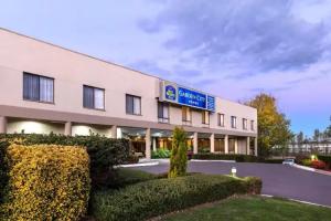 Garden City Hotel, Best Western Signature Collection, Канберра