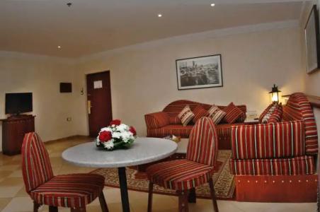 Al Liwan Suites - 20