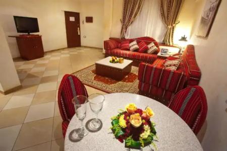 Al Liwan Suites - 14