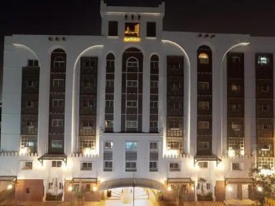 Al Liwan Suites - 35