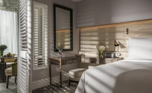 Four Seasons Singapore (SG Clean, Staycation Approved) - 7