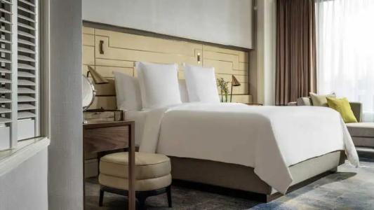 Four Seasons Singapore (SG Clean, Staycation Approved) - 79