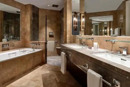 Four Seasons Singapore (SG Clean, Staycation Approved) - 40