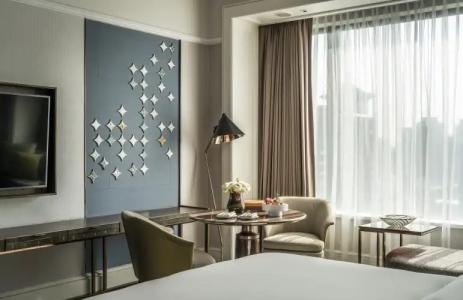 Four Seasons Singapore (SG Clean, Staycation Approved) - 11