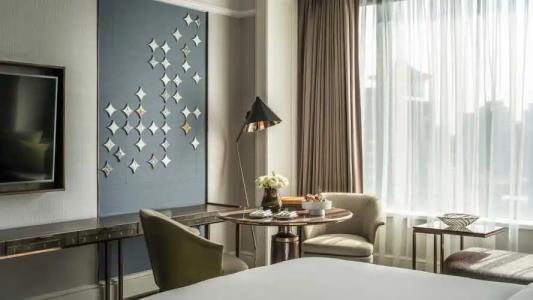 Four Seasons Singapore (SG Clean, Staycation Approved) - 43