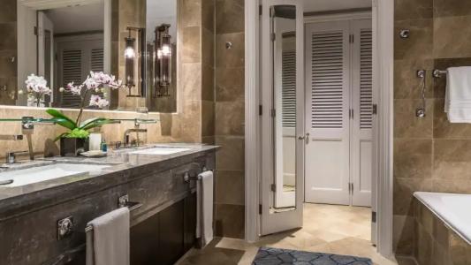 Four Seasons Singapore (SG Clean, Staycation Approved) - 49