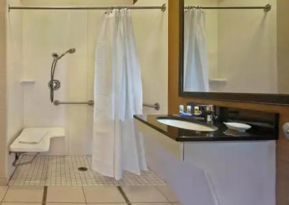 Fairfield Inn & Suites - 24