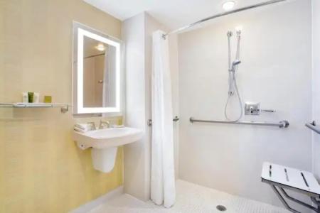 Hilton Downtown - 55