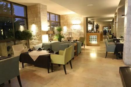 Notre Dame Center - 14