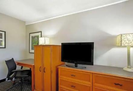 La Quinta Inn by Wyndham Tucson East - 18