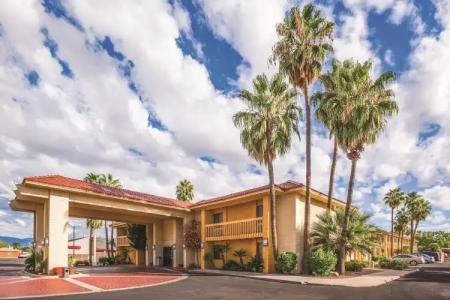 La Quinta Inn by Wyndham Tucson East - 17