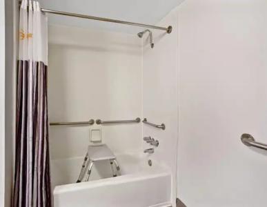 La Quinta Inn by Wyndham Tucson East - 7