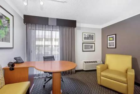 La Quinta Inn by Wyndham Tucson East - 5