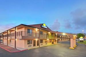 Days Inn by Wyndham East Albuquerque, Альбукерке