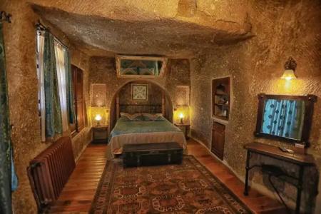 Traveller's Cave - 190