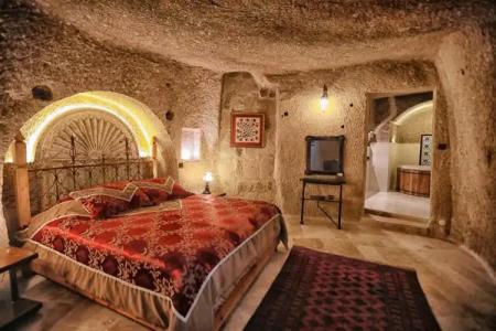 Traveller's Cave - 184