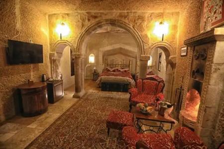 Traveller's Cave - 114