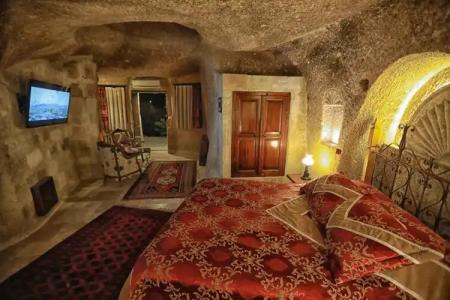 Traveller's Cave - 186