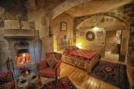 Traveller's Cave - 142