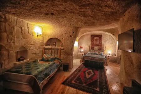 Traveller's Cave - 104