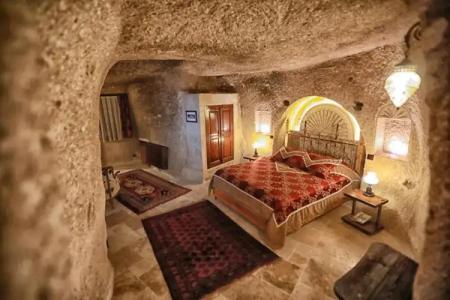 Traveller's Cave - 185