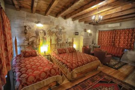 Traveller's Cave - 105