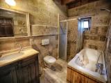 Трёхместный номер Lower Floor Stone Deluxe