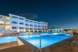 Azure Resort & Spa, Циливи-Планос