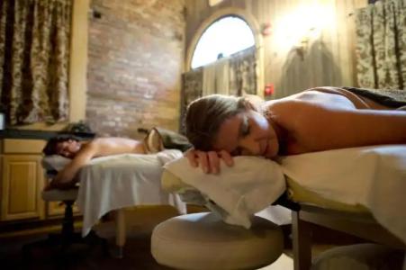 Wentworth Mansion - 5