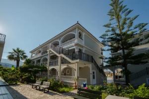 Апарт-отель «Athina», Каламакион