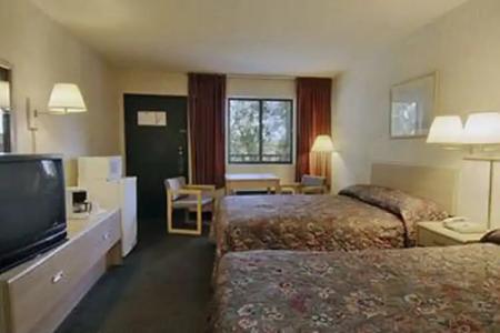 Howard Johnson by Wyndham - 14