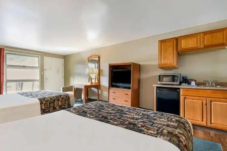 Super 8 by Wyndham/Downtown - 14
