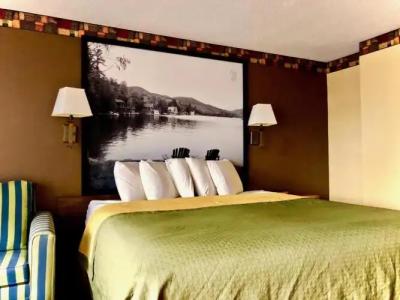 Super 8 by Wyndham/Downtown - 22