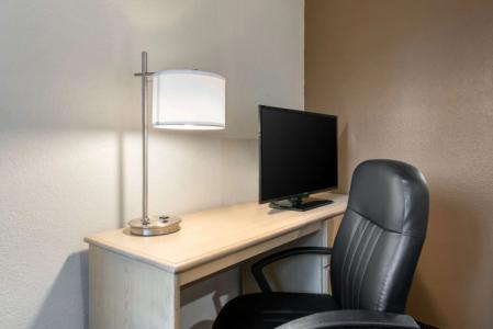 Suburban Studios North I-4 - 3