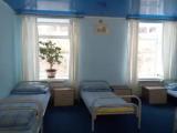Односпальная кровать в общем номере для женщин
