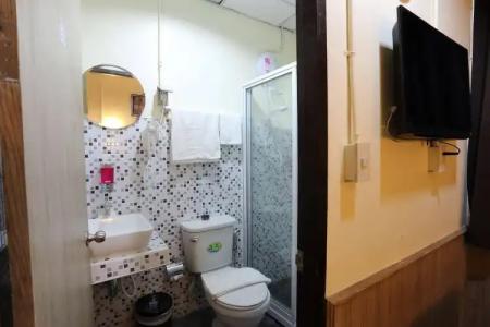 Sukhumvit 20 Guest House - 12