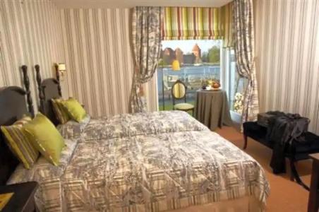 Apvalaus stalo klubas - 1