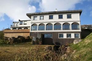 Hotel Bjarg - The Hotel Over The Stream, Фаускрудсфьордюр