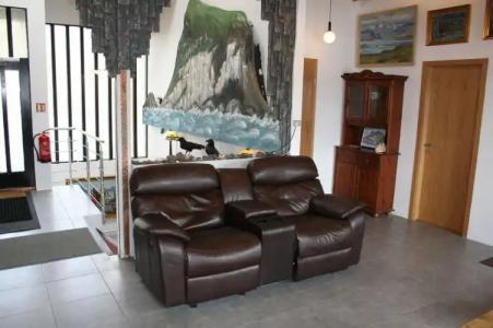 Bjarg - The Hotel Over The Stream - 13